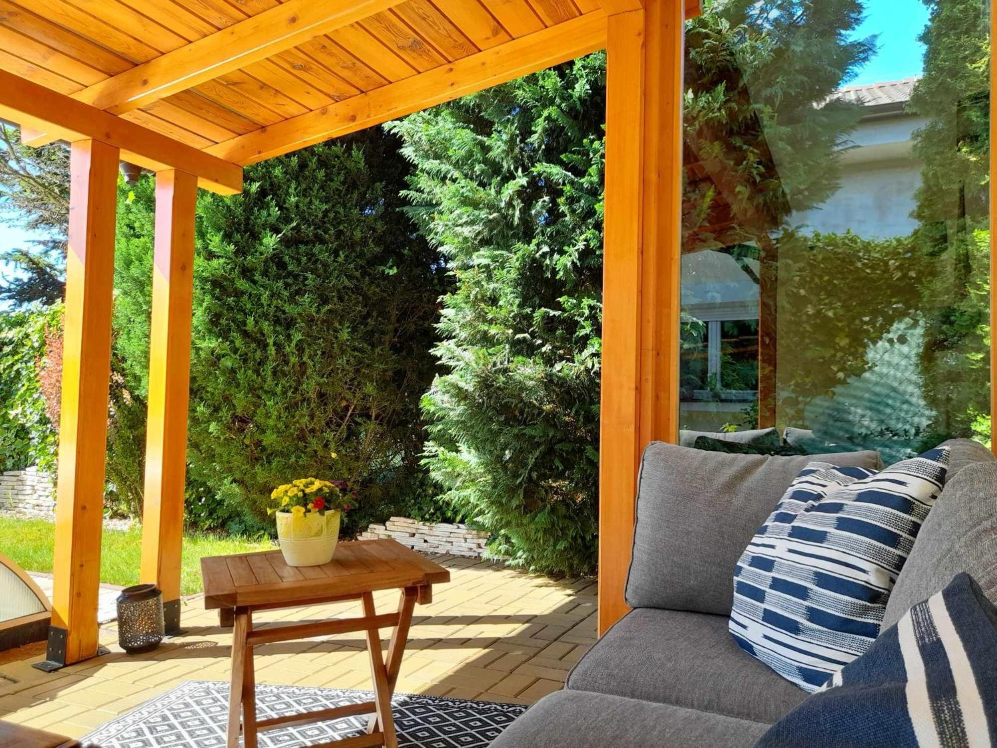 Canadian Style House With 3D Effect Pool Vinosady Kültér fotó